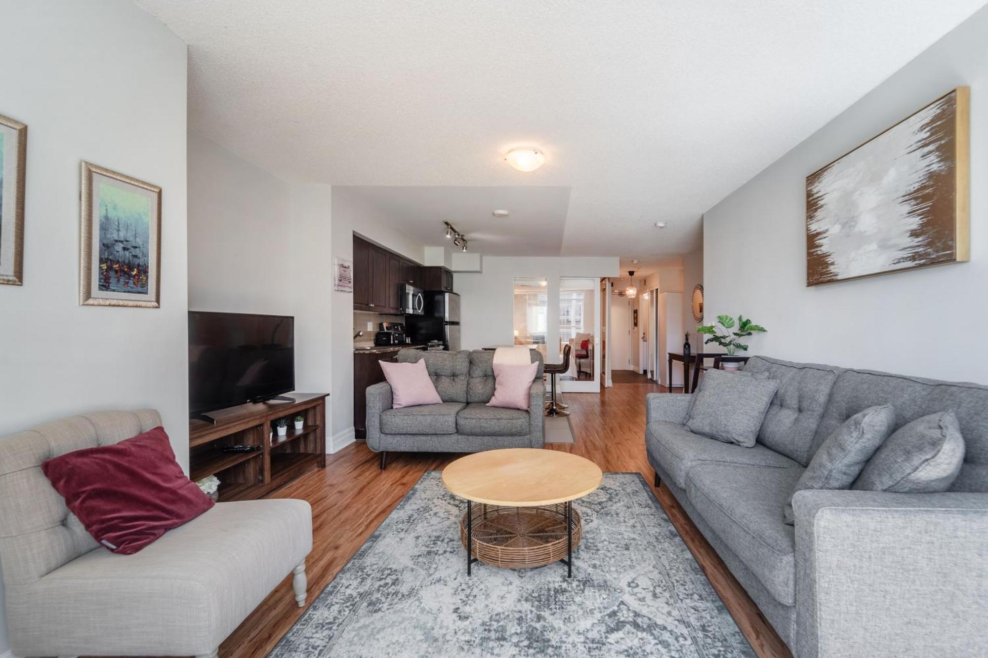 Spacious 2 Bedroom Plus Den, 2 Bath, Sleeps 5 With Balcony And Lakeview Downtown Toronto Condo Eksteriør billede